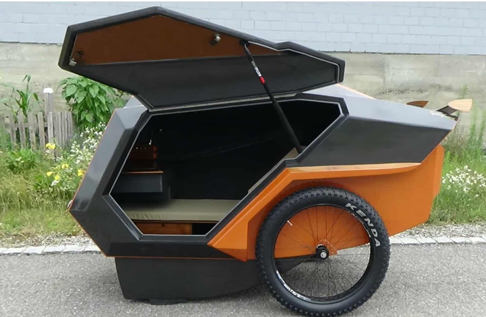 esse mini trailer serve de reboque para e-bikes