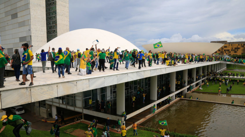 Bolsonaristas em invasão